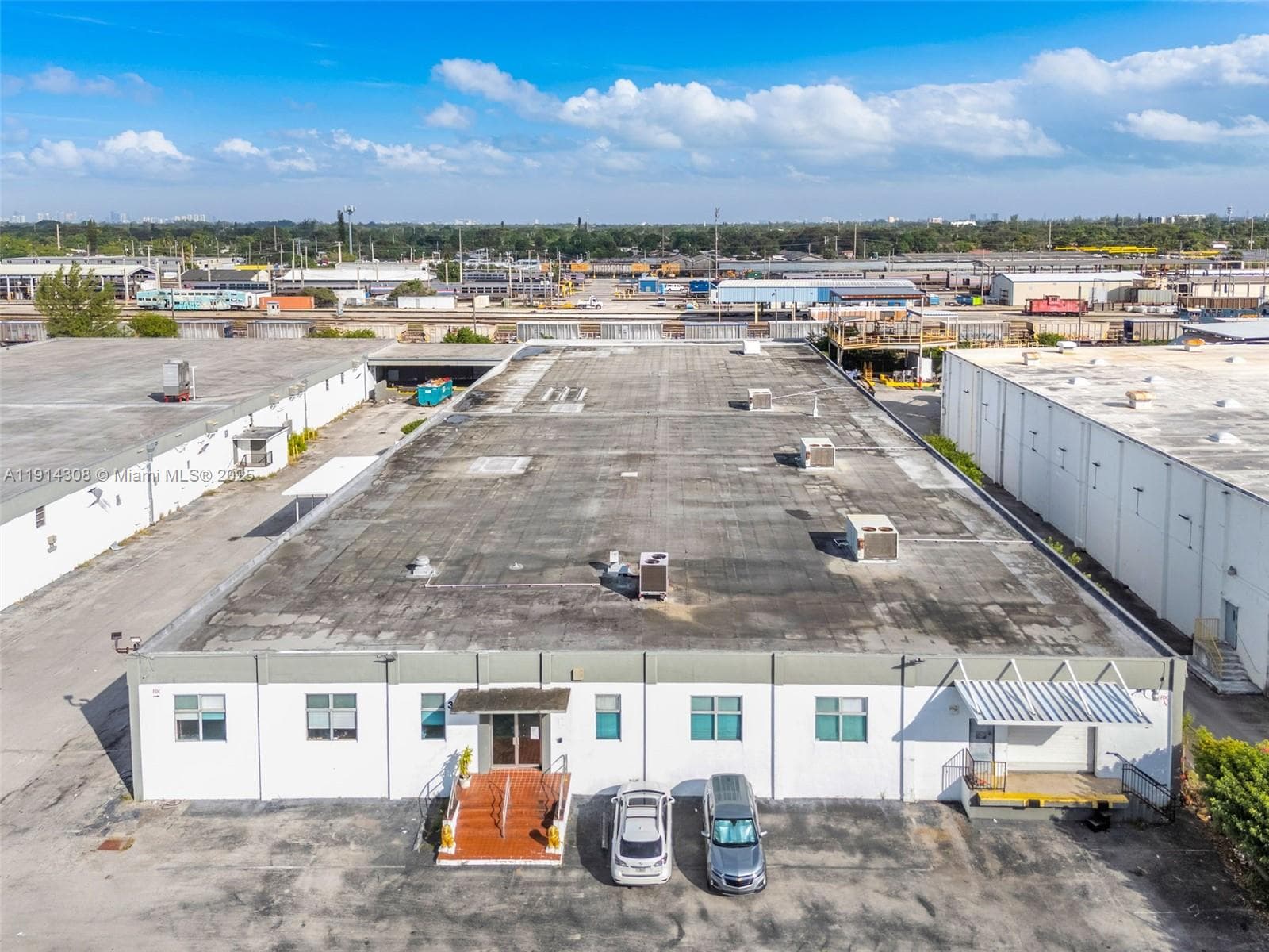 3925 E 10th ct, Hialeah FL 33013 — 17