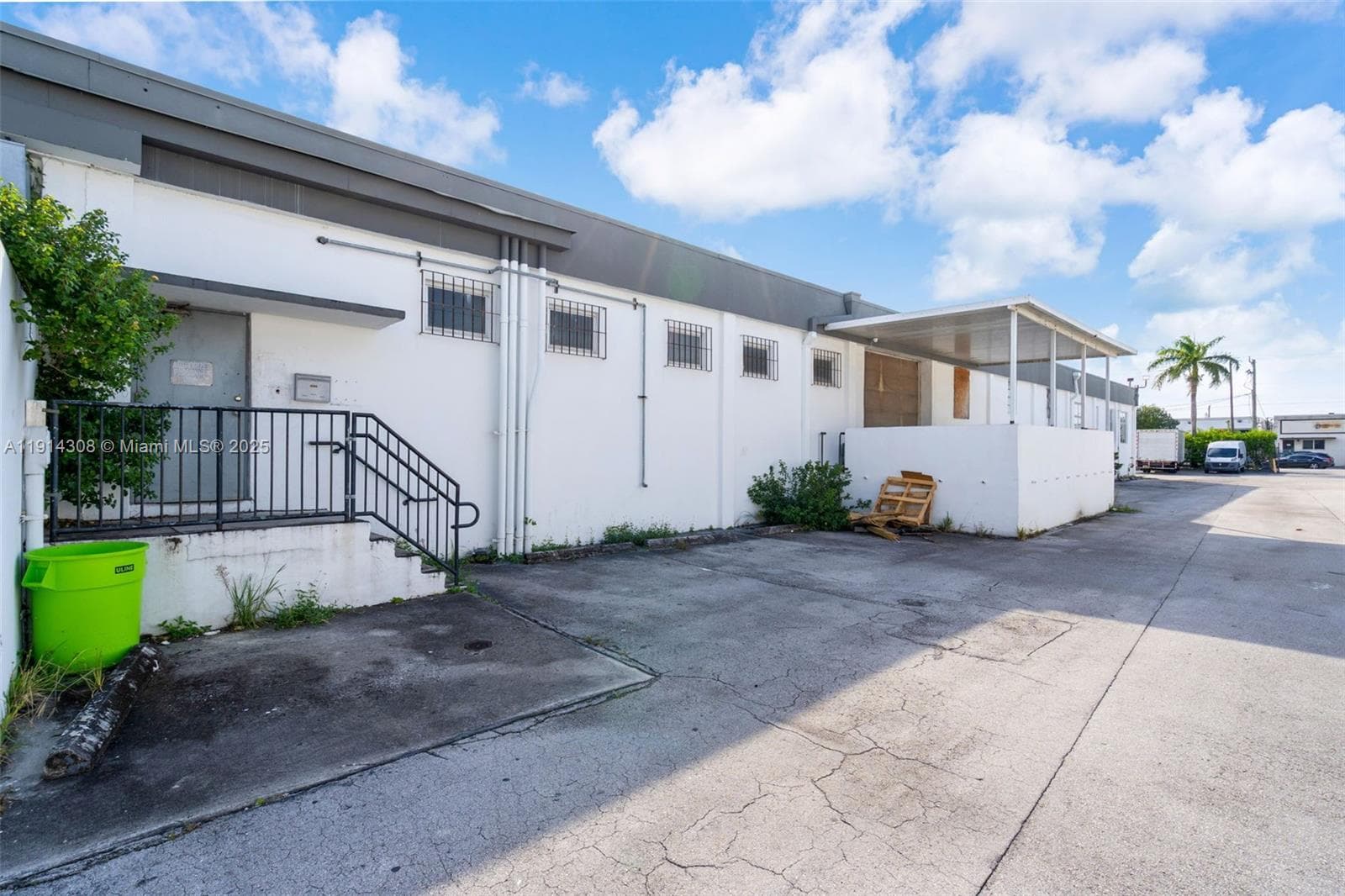 3925 E 10th ct, Hialeah FL 33013 — 12