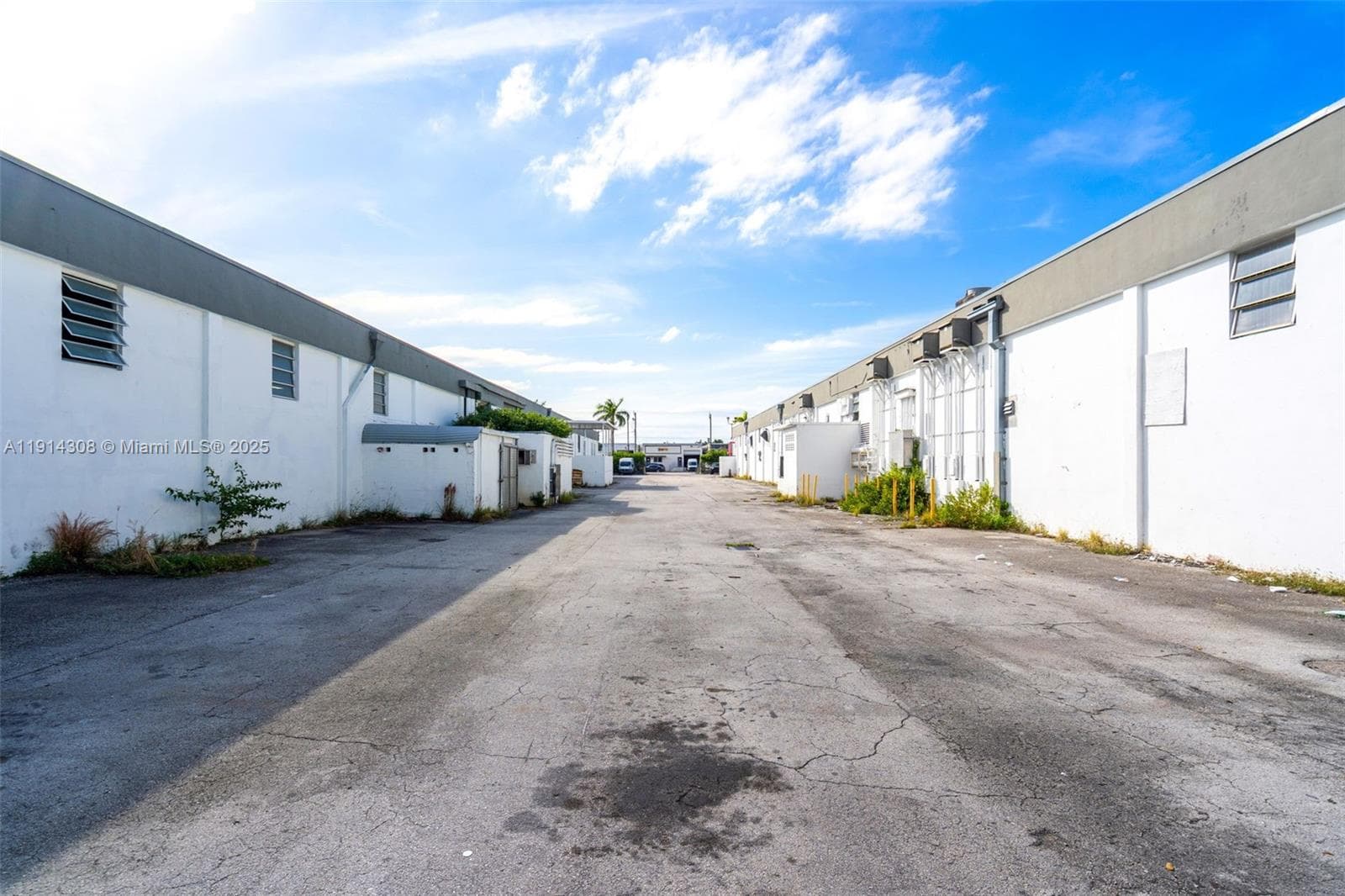 3925 E 10th ct, Hialeah FL 33013 — 11