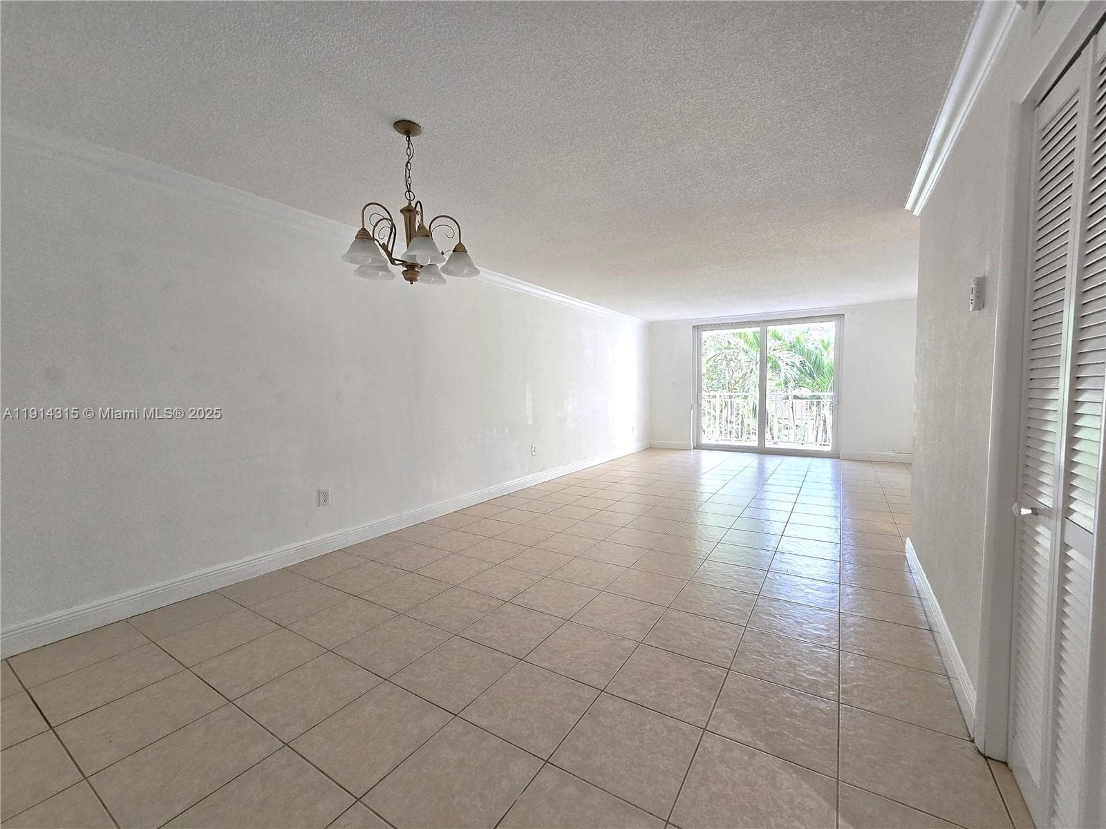 6940 Miami Gardens Dr # 319, Hialeah FL 33015 — 6