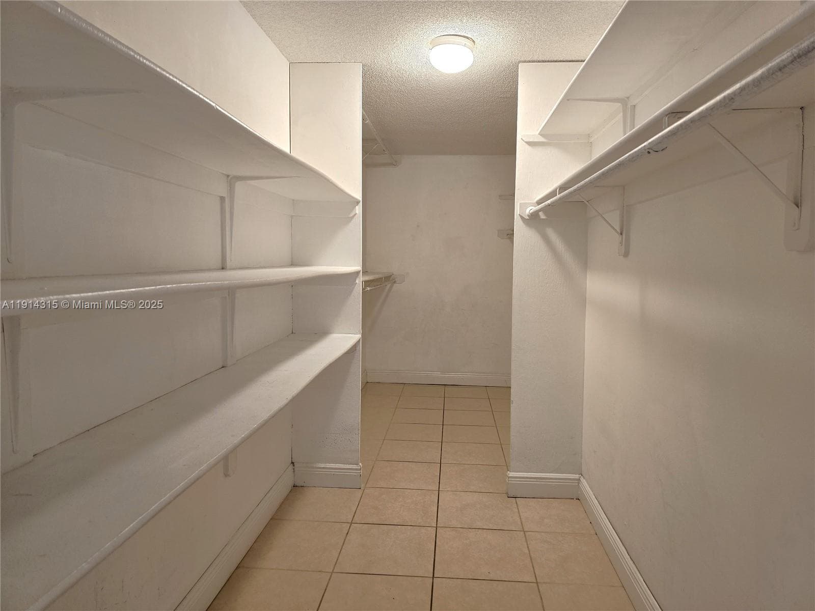 6940 Miami Gardens Dr # 319, Hialeah FL 33015 — 13