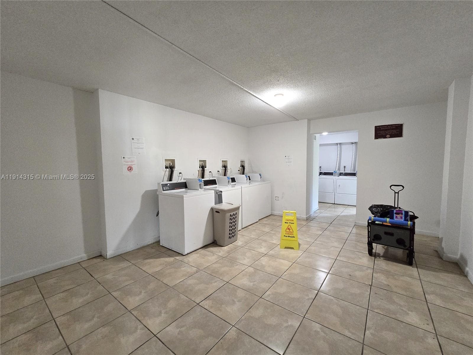 6940 Miami Gardens Dr # 319, Hialeah FL 33015 — 22