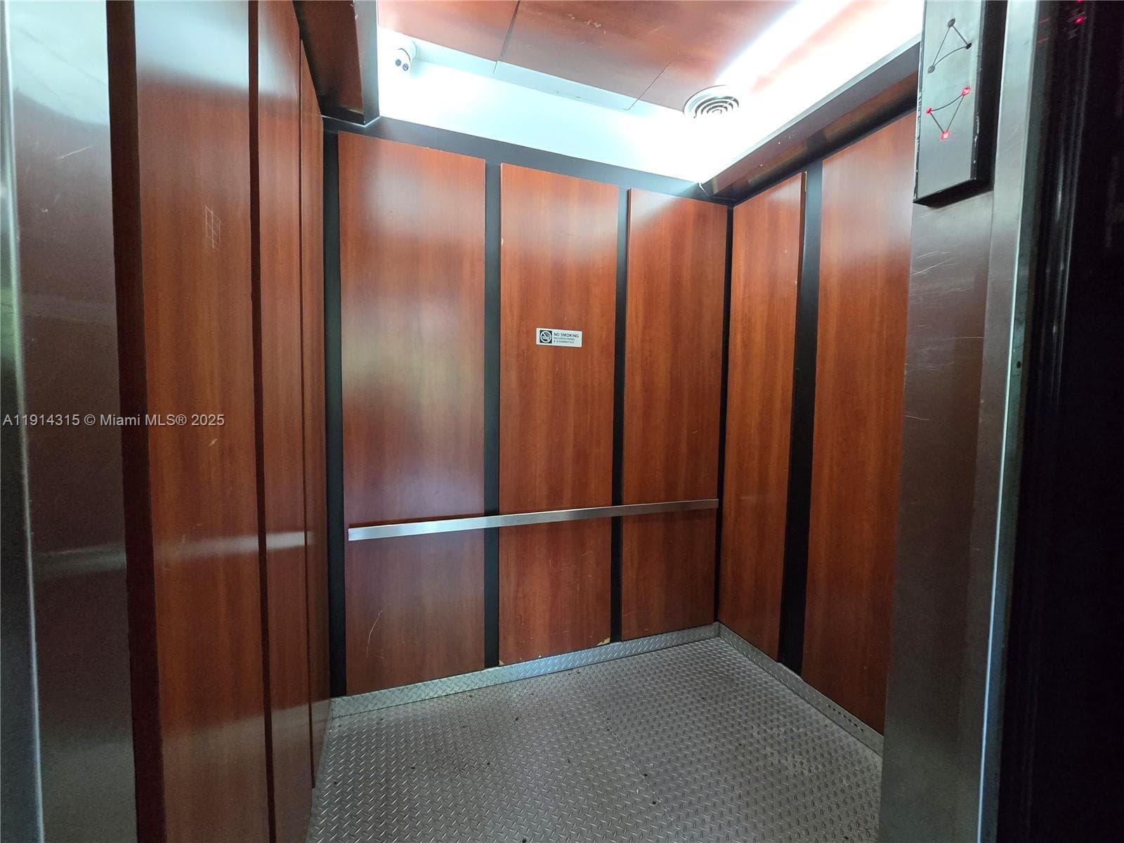 6940 Miami Gardens Dr # 319, Hialeah FL 33015 — 24