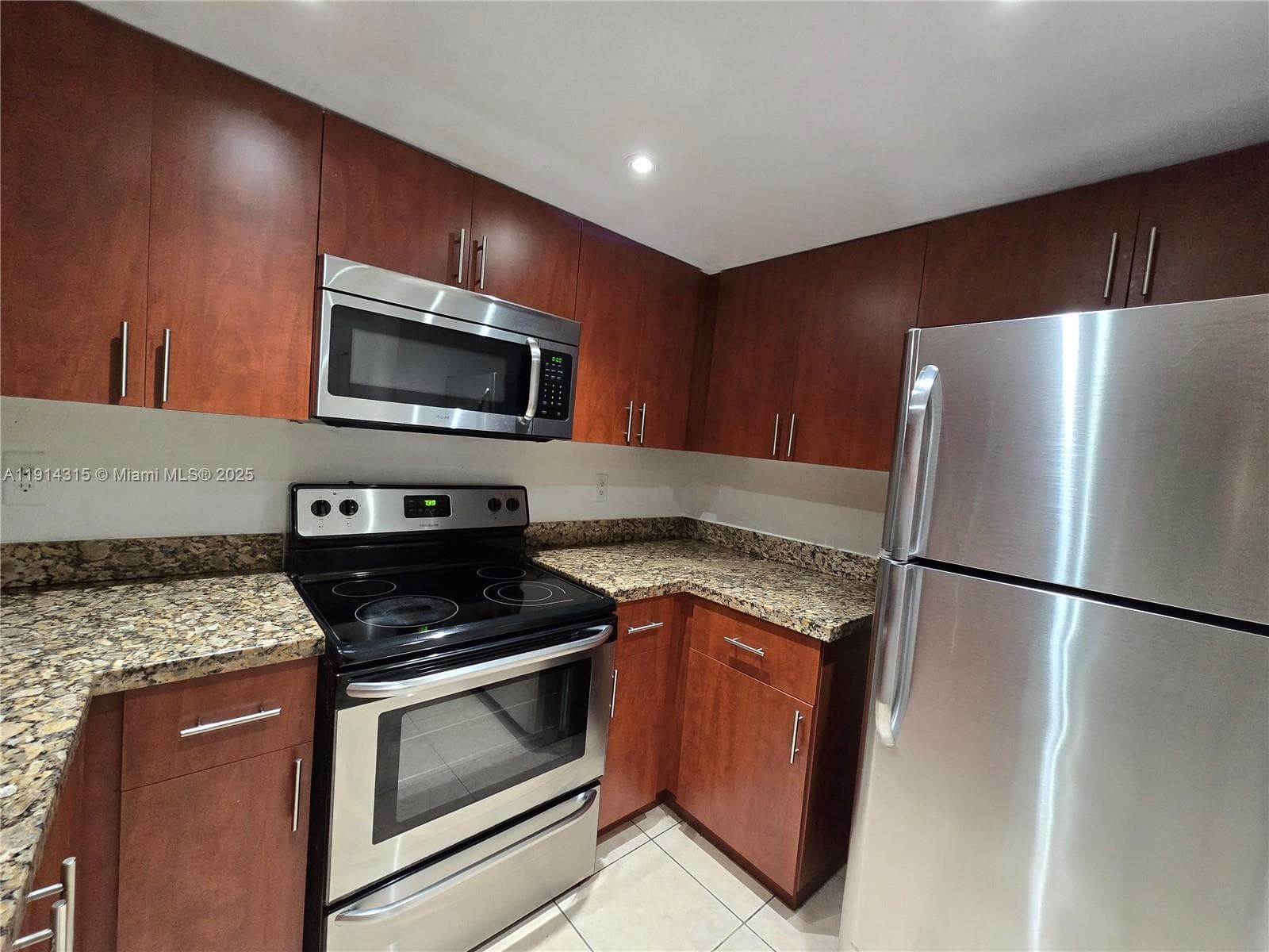 6940 Miami Gardens Dr # 319, Hialeah FL 33015 — 4