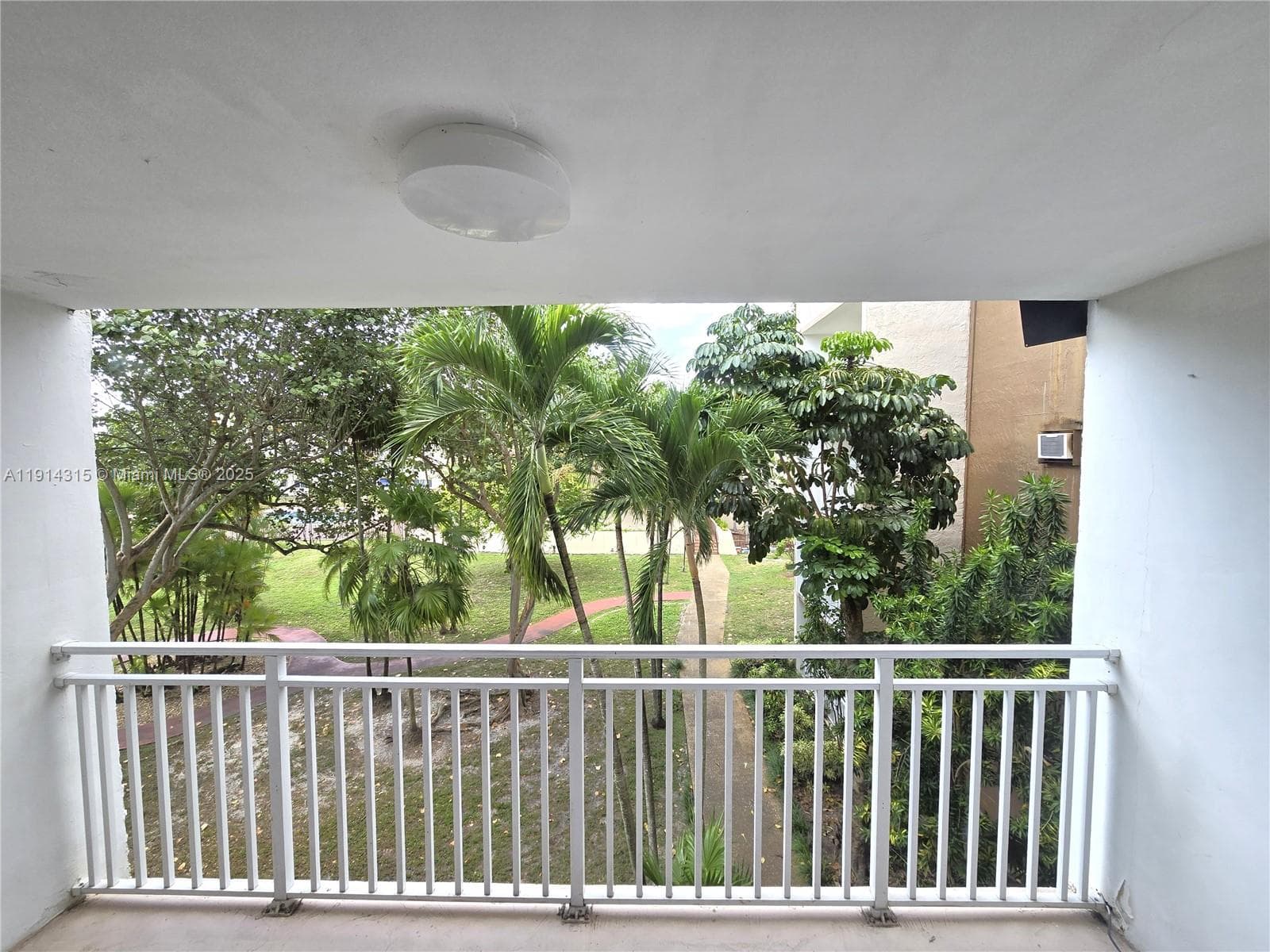 6940 Miami Gardens Dr # 319, Hialeah FL 33015 — 8
