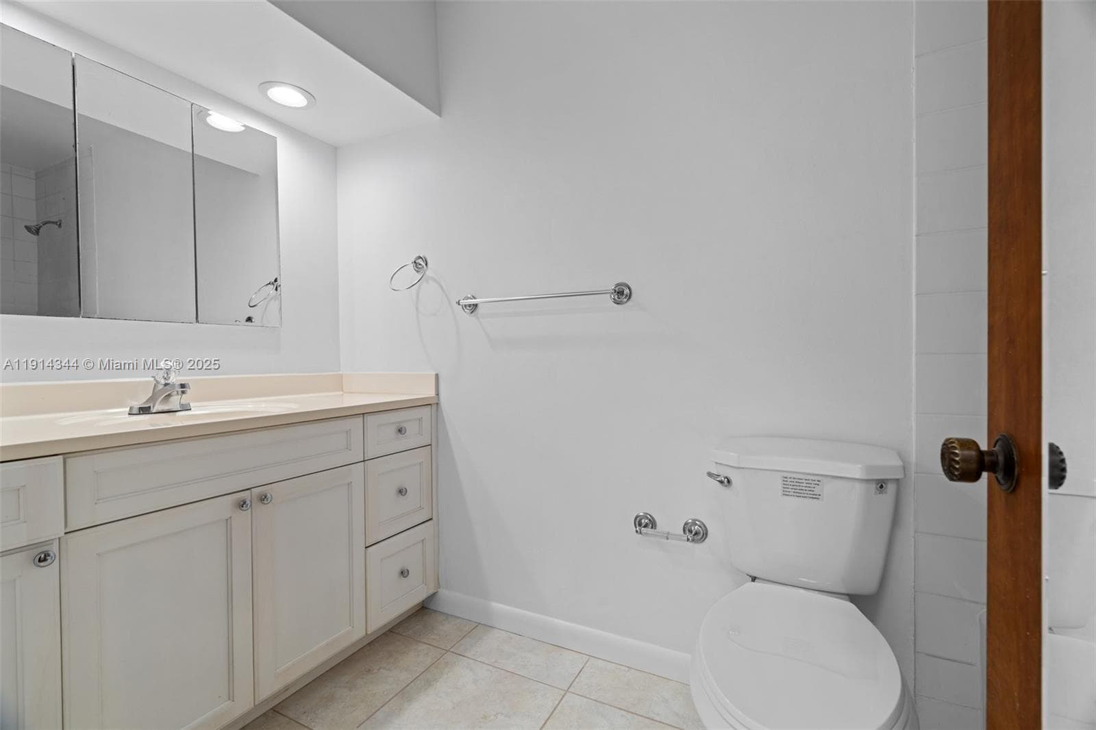 20215 W Oak Haven Cir, Miami FL 33179 — 76