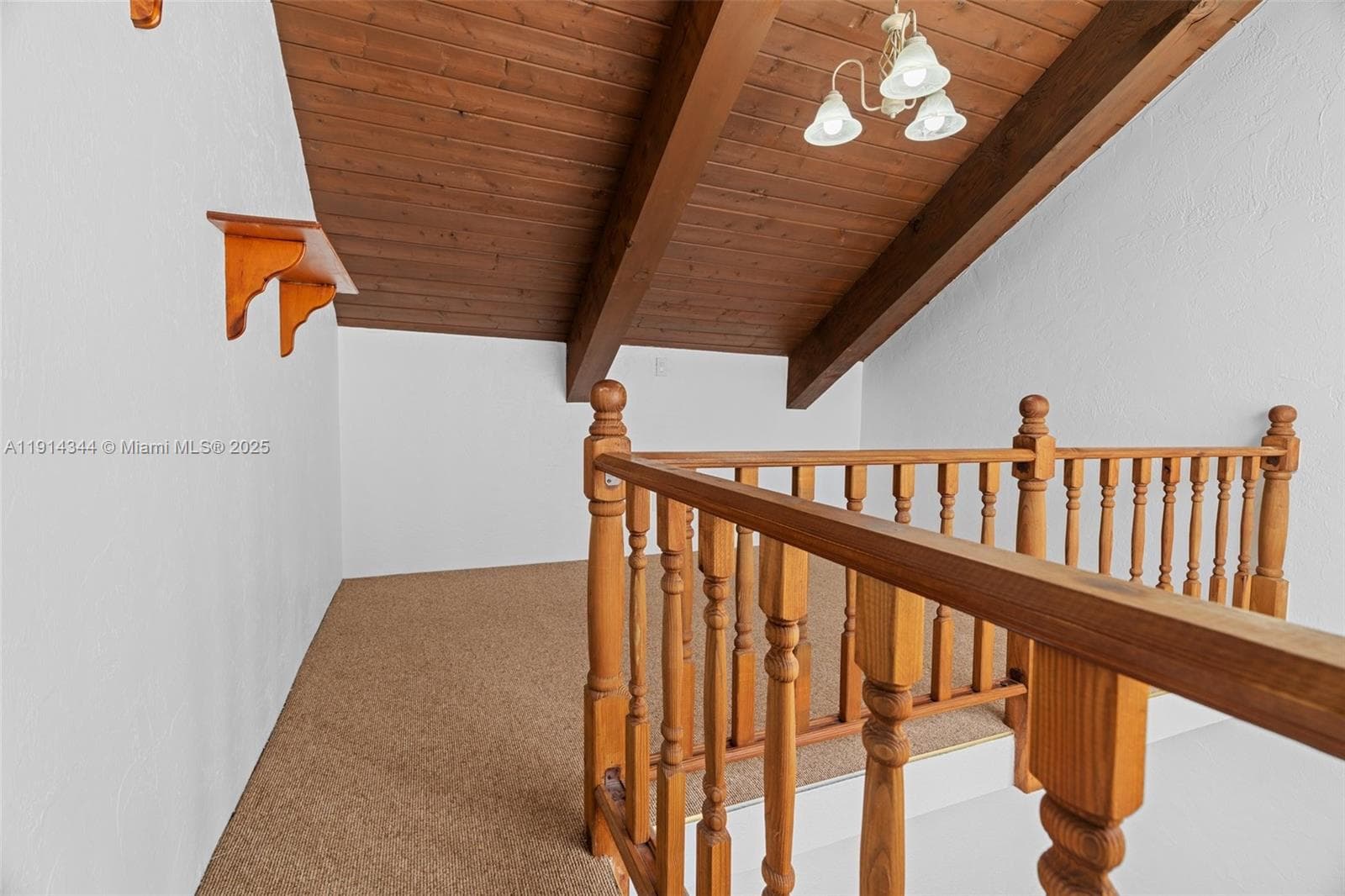 20215 W Oak Haven Cir, Miami FL 33179 — 52