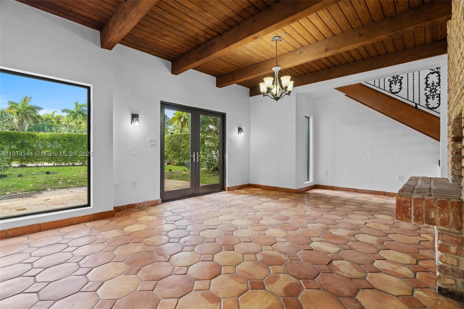 20215 W Oak Haven Cir, Miami FL 33179 — 17