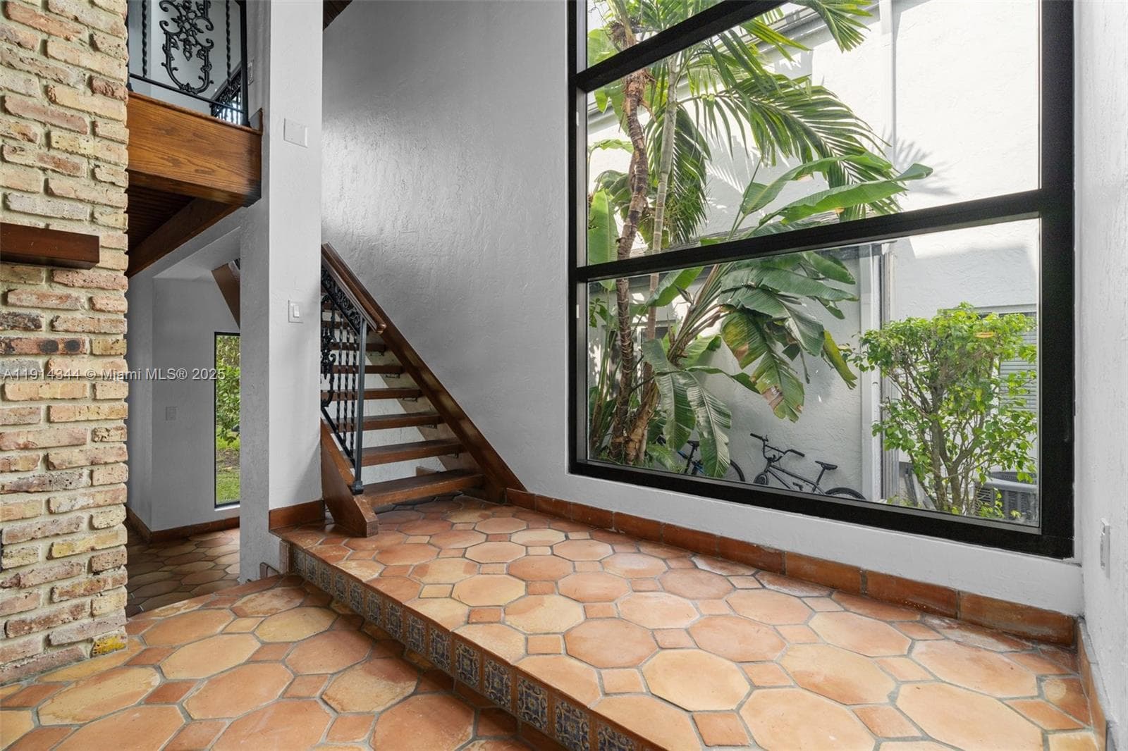 20215 W Oak Haven Cir, Miami FL 33179 — 16