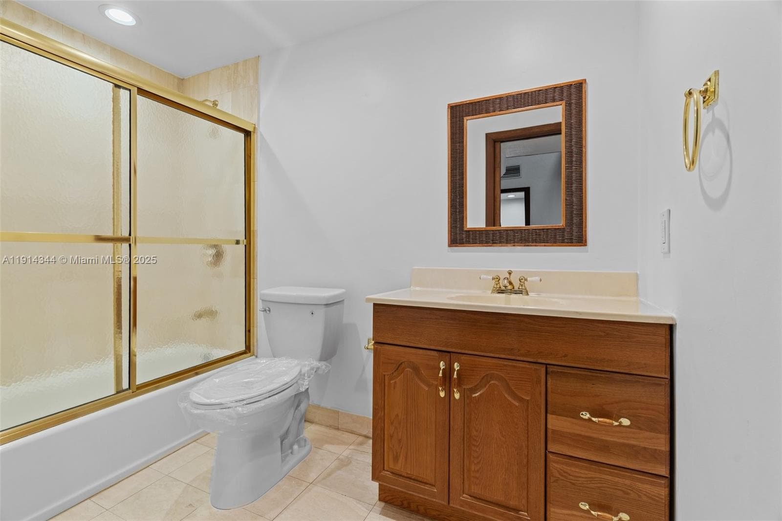 20215 W Oak Haven Cir, Miami FL 33179 — 57