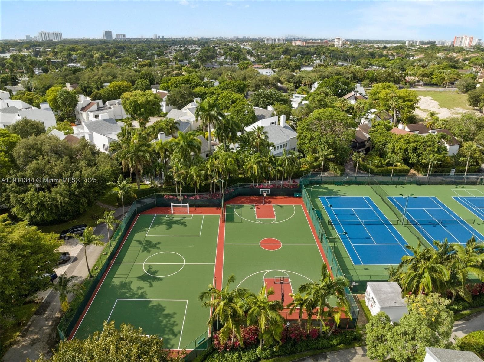 20215 W Oak Haven Cir, Miami FL 33179 — 77