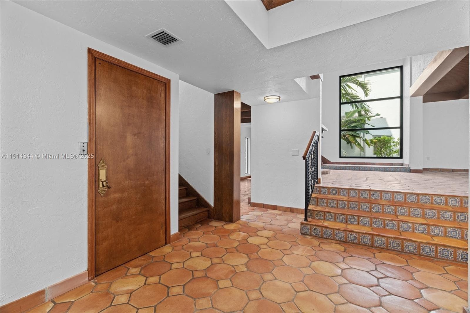 20215 W Oak Haven Cir, Miami FL 33179 — 7