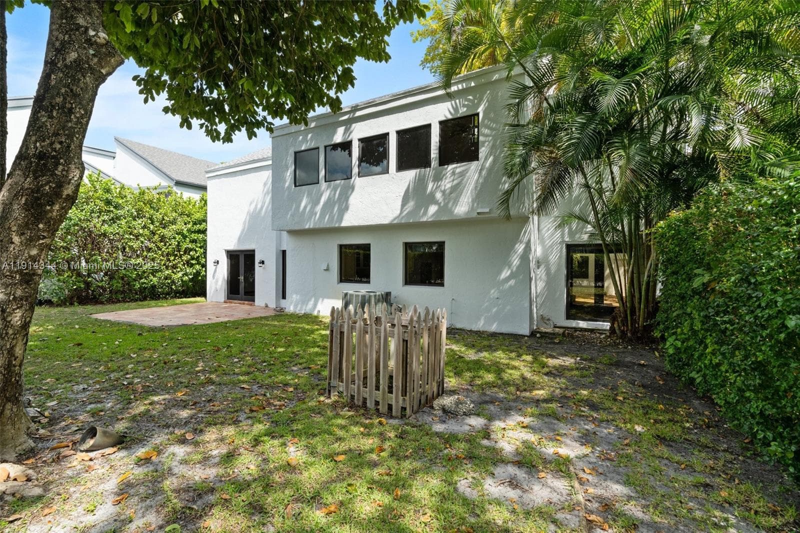 20215 W Oak Haven Cir, Miami FL 33179 — 66