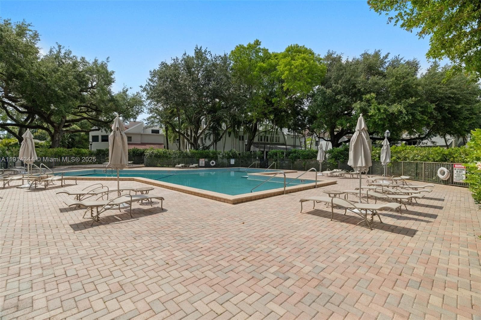 20215 W Oak Haven Cir, Miami FL 33179 — 84