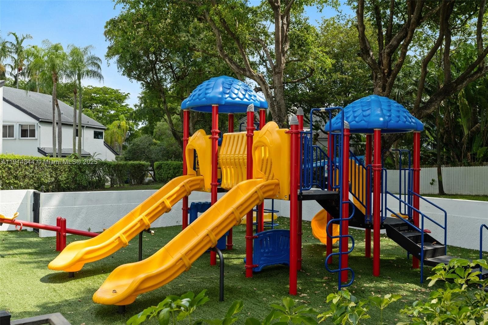 20215 W Oak Haven Cir, Miami FL 33179 — 88