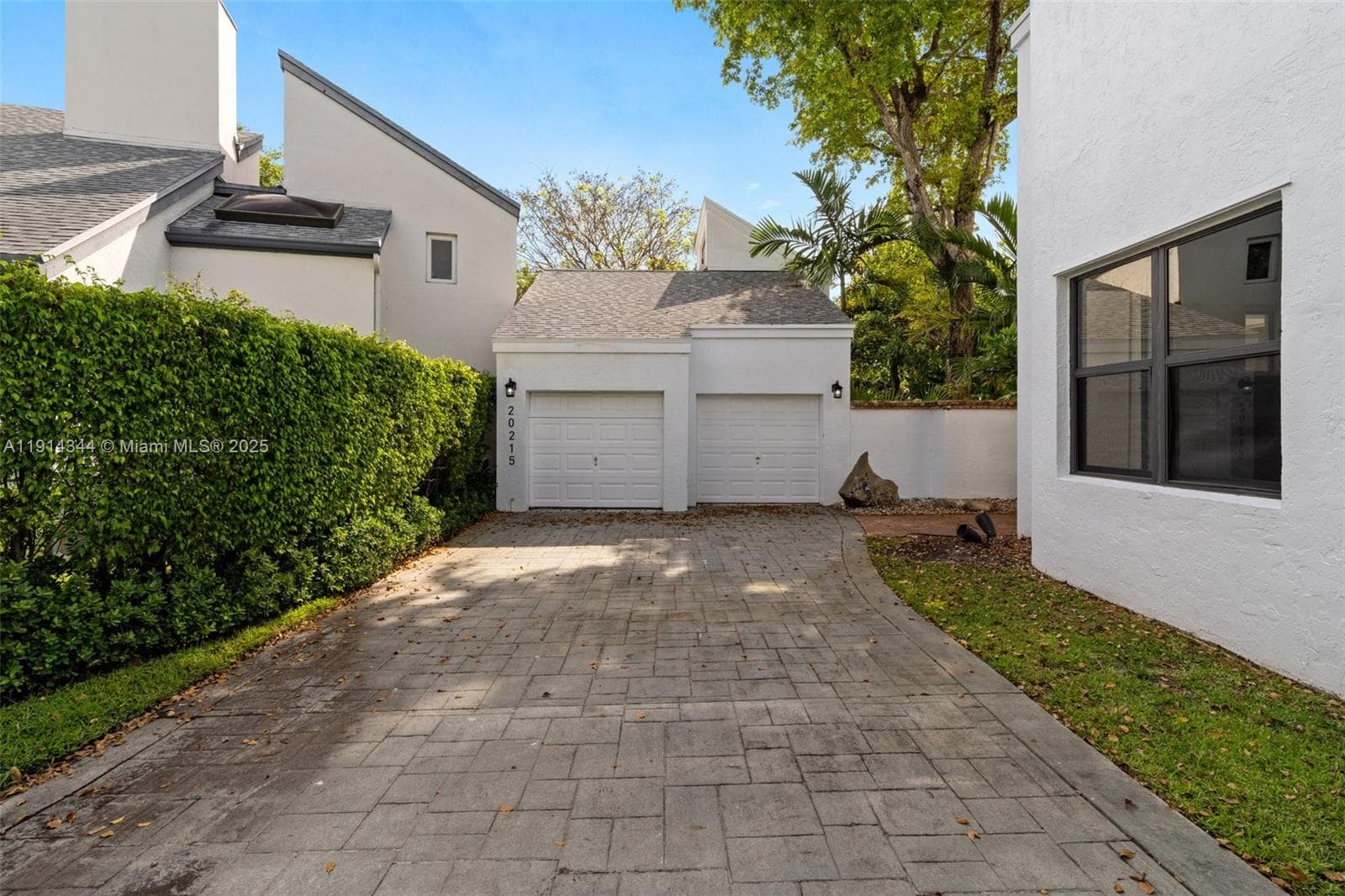 20215 W Oak Haven Cir, Miami FL 33179 — 5