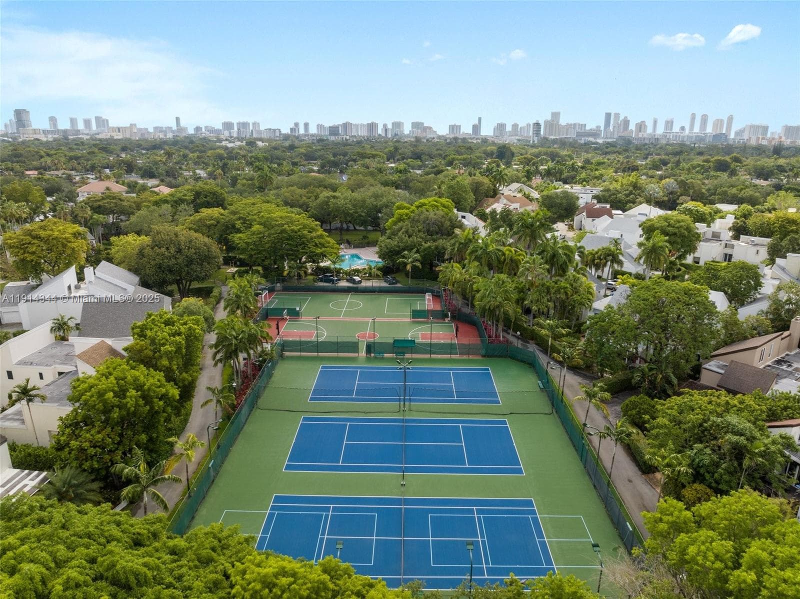 20215 W Oak Haven Cir, Miami FL 33179 — 79