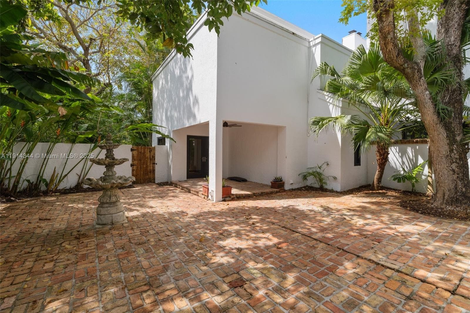 20215 W Oak Haven Cir, Miami FL 33179 — 69
