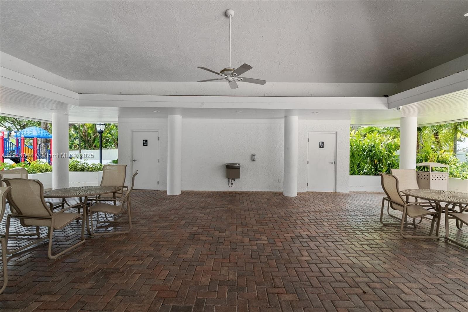 20215 W Oak Haven Cir, Miami FL 33179 — 86