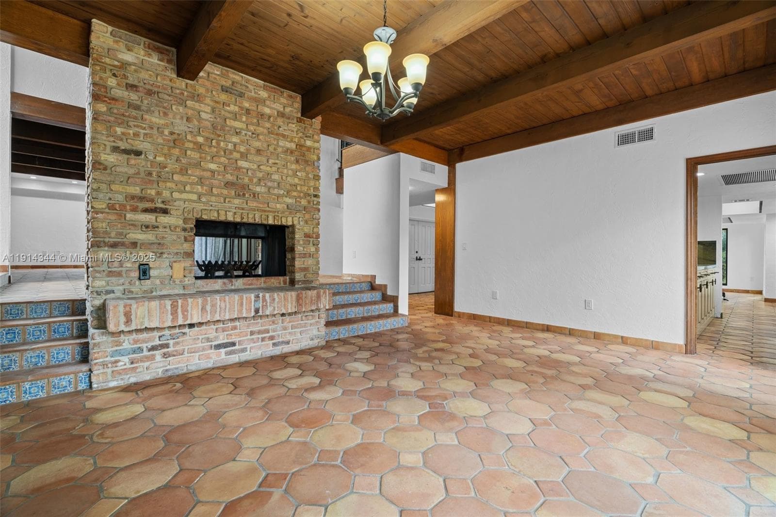 20215 W Oak Haven Cir, Miami FL 33179 — 18