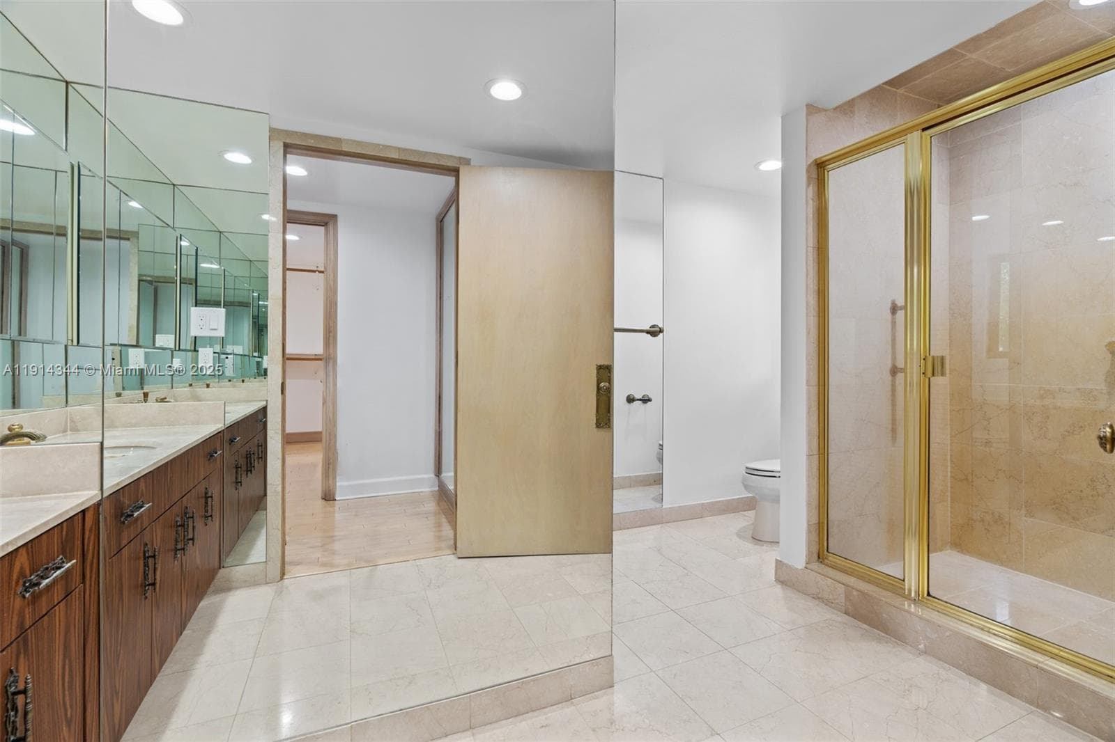 20215 W Oak Haven Cir, Miami FL 33179 — 37