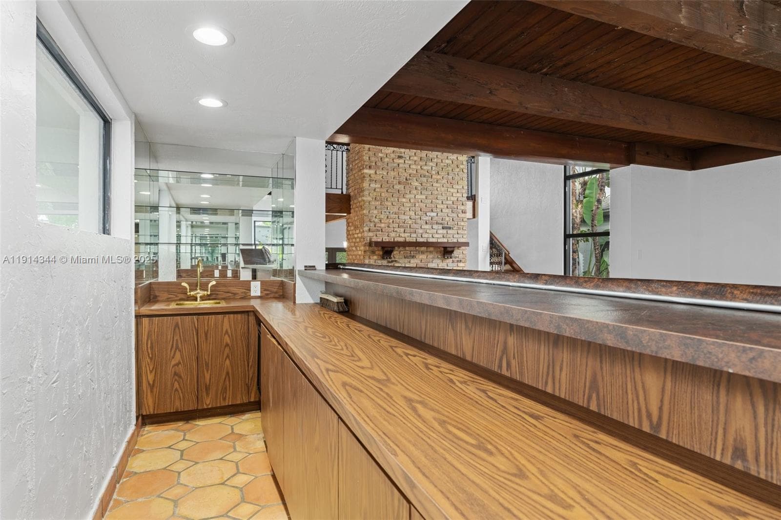 20215 W Oak Haven Cir, Miami FL 33179 — 15