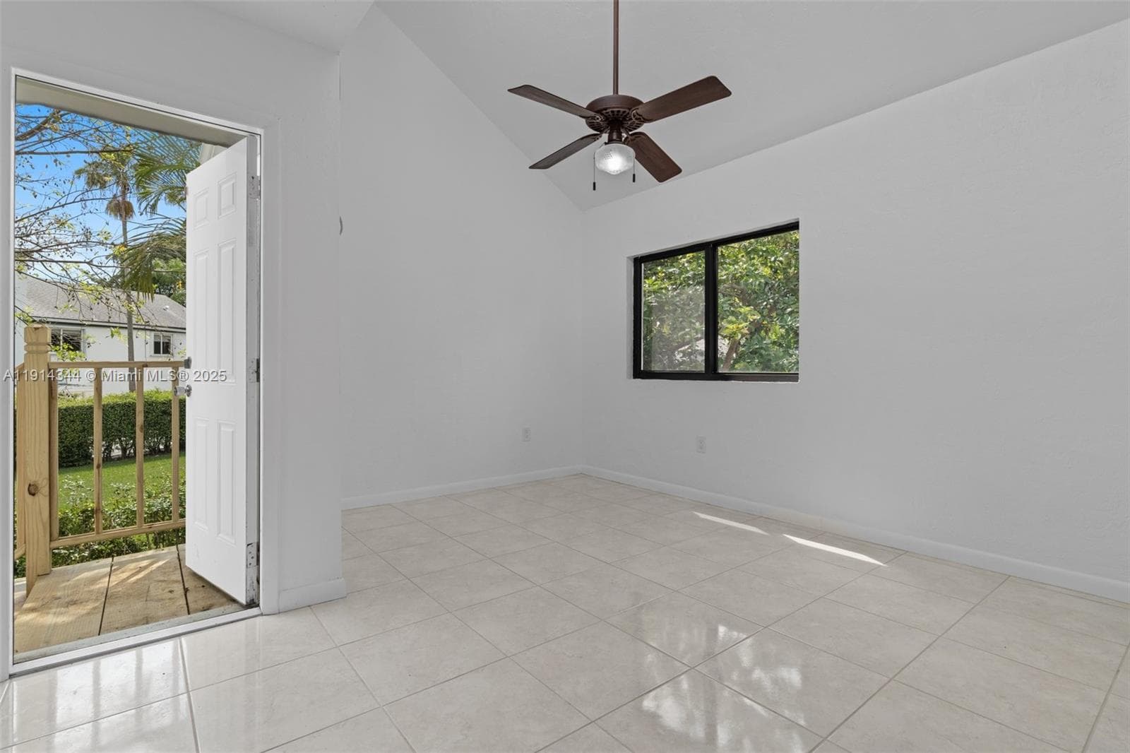20215 W Oak Haven Cir, Miami FL 33179 — 74