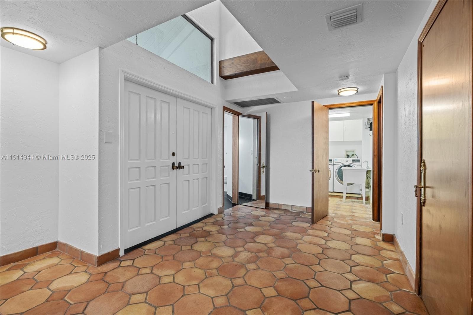 20215 W Oak Haven Cir, Miami FL 33179 — 8