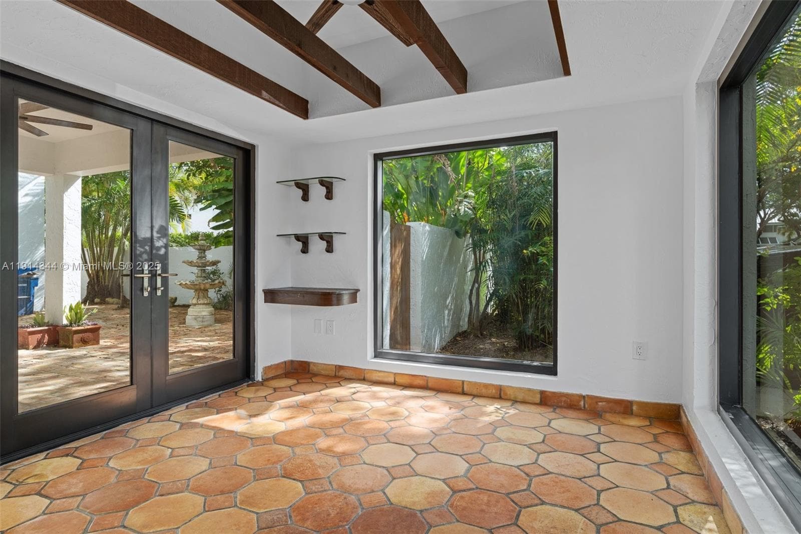 20215 W Oak Haven Cir, Miami FL 33179 — 25