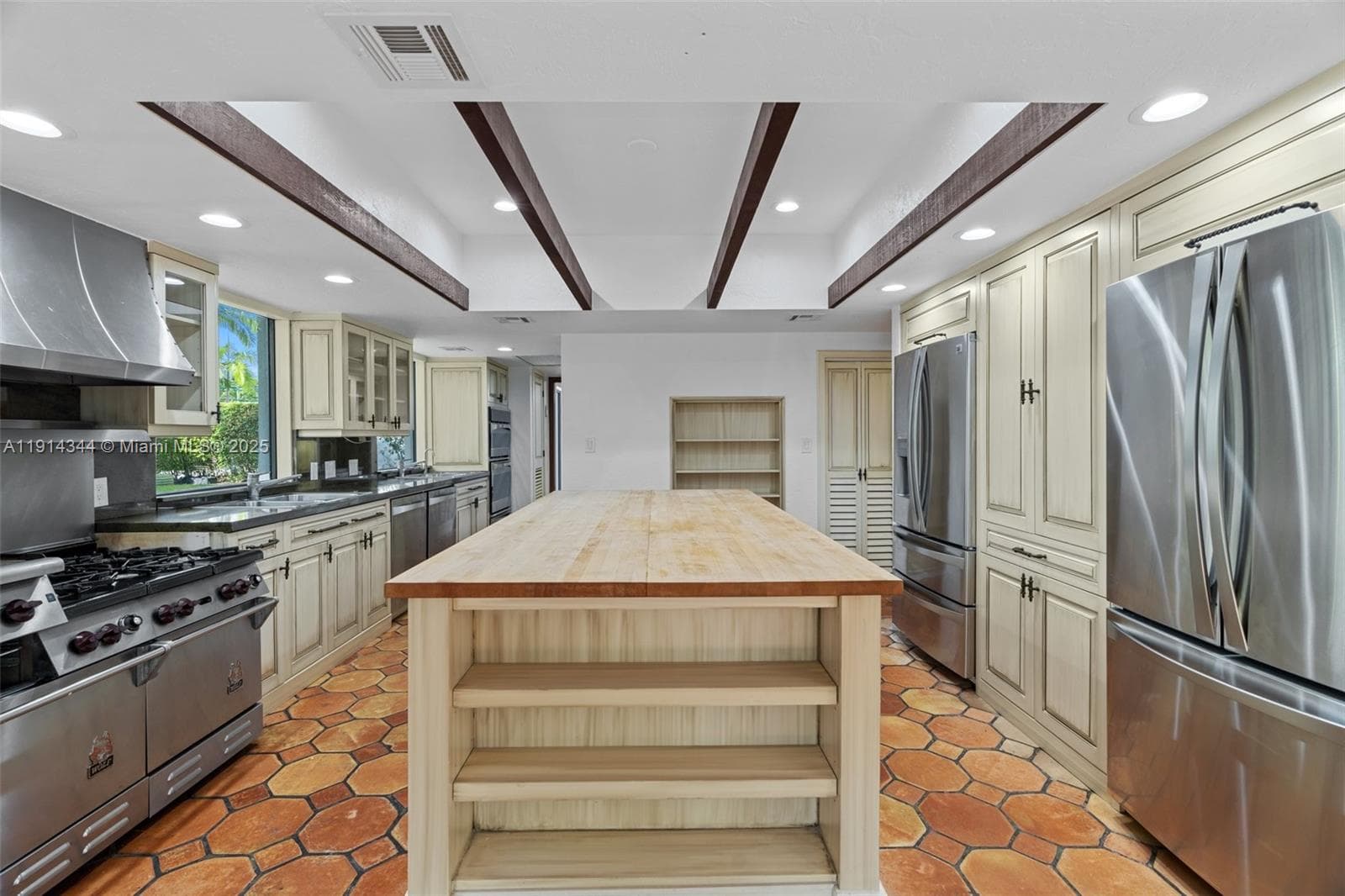 20215 W Oak Haven Cir, Miami FL 33179 — 21
