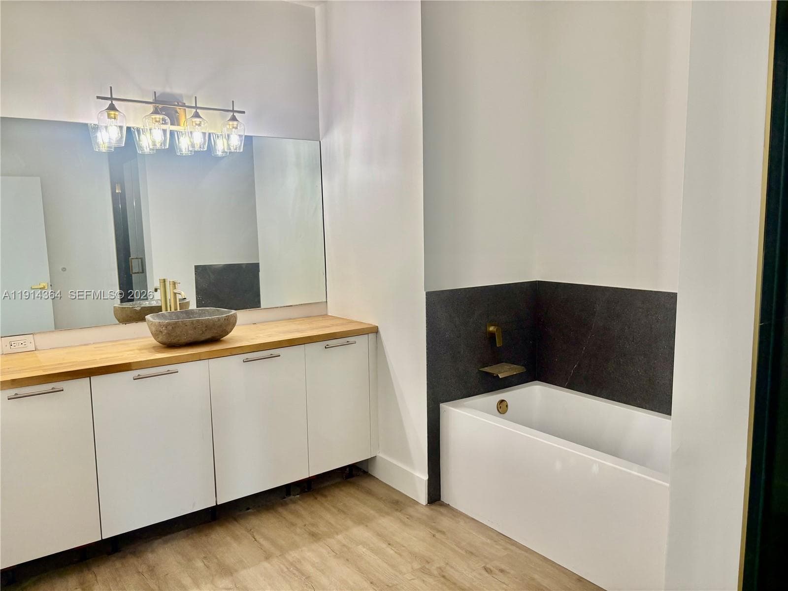 1800 N Bayshore Dr # 306, Miami FL 33132 — 17