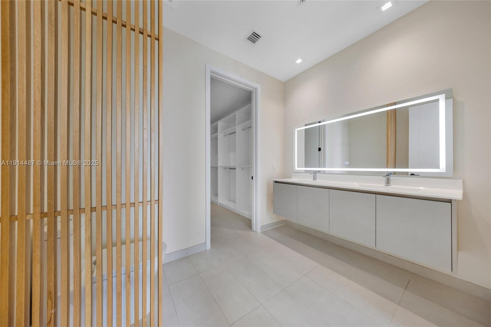 1030 15th St # 306, Miami Beach FL 33139 — 27