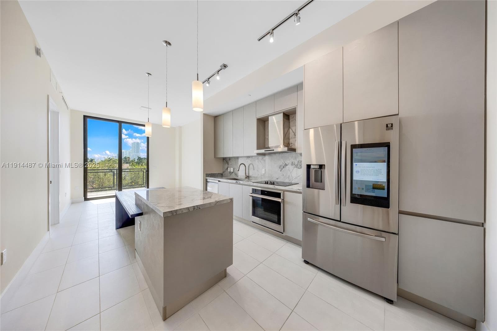 1030 15th St # 306, Miami Beach FL 33139 — 13