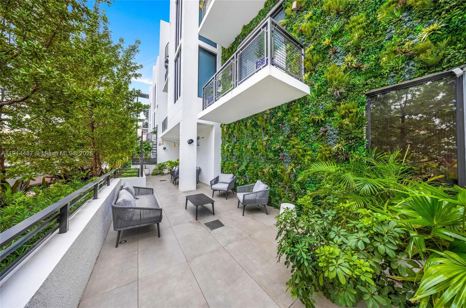 1030 15th St # 306, Miami Beach FL 33139 — 43