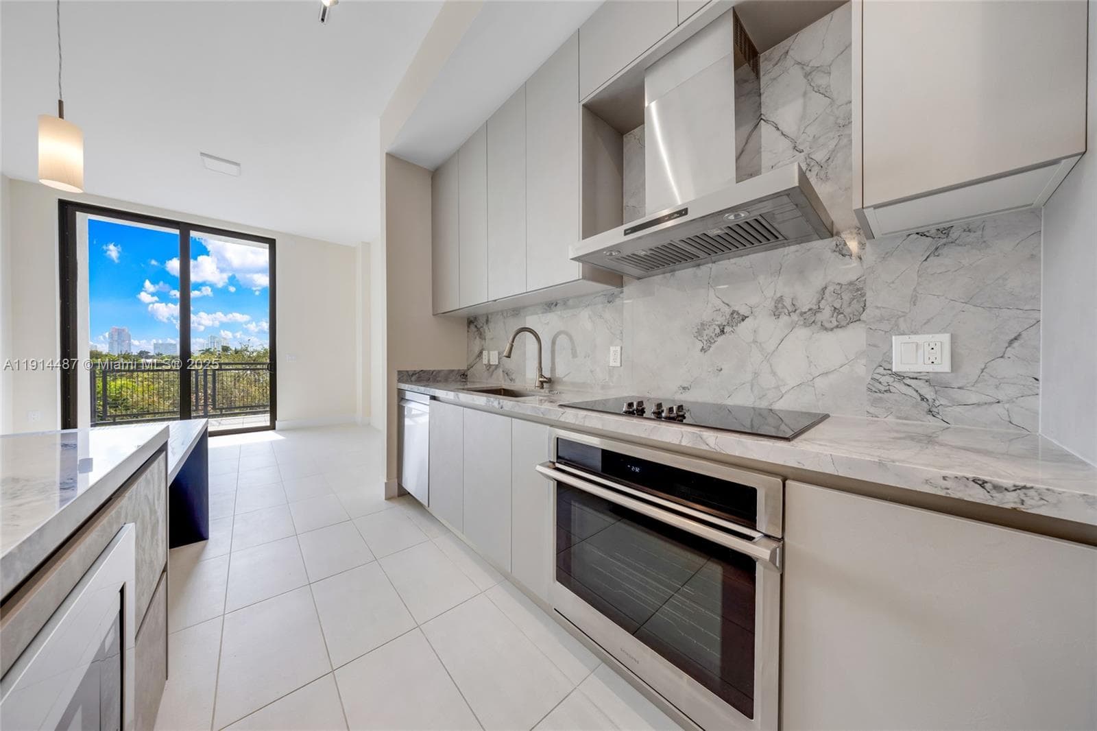 1030 15th St # 306, Miami Beach FL 33139 — 16