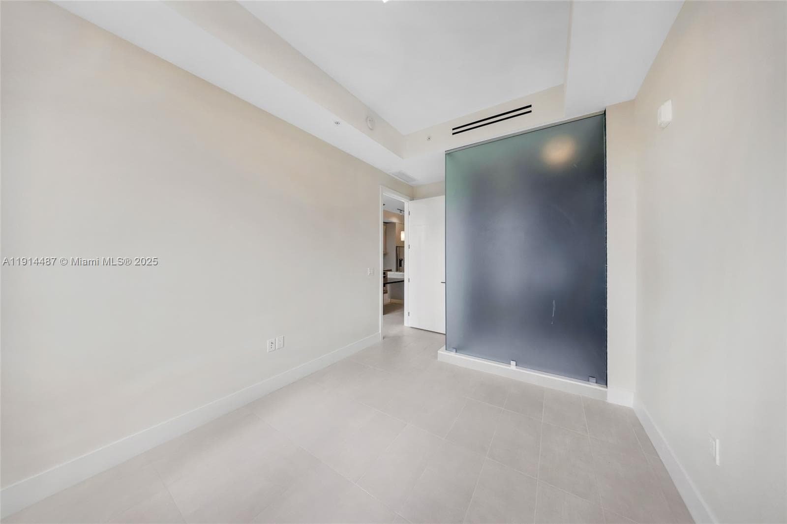 1030 15th St # 306, Miami Beach FL 33139 — 24