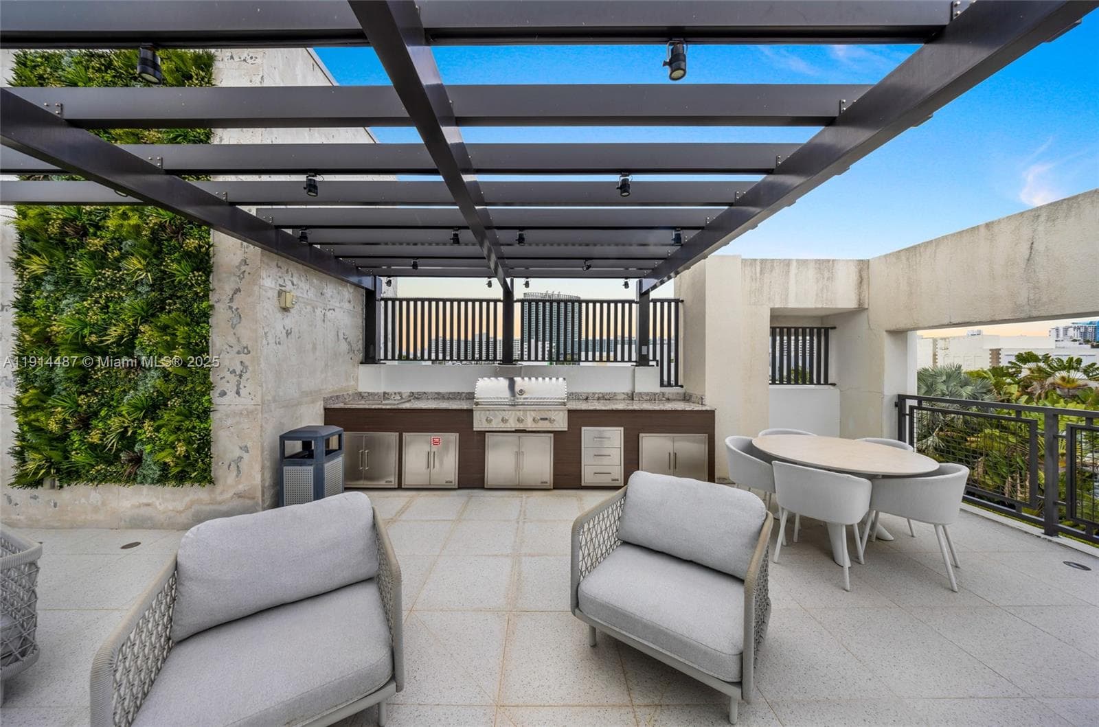 1030 15th St # 306, Miami Beach FL 33139 — 38