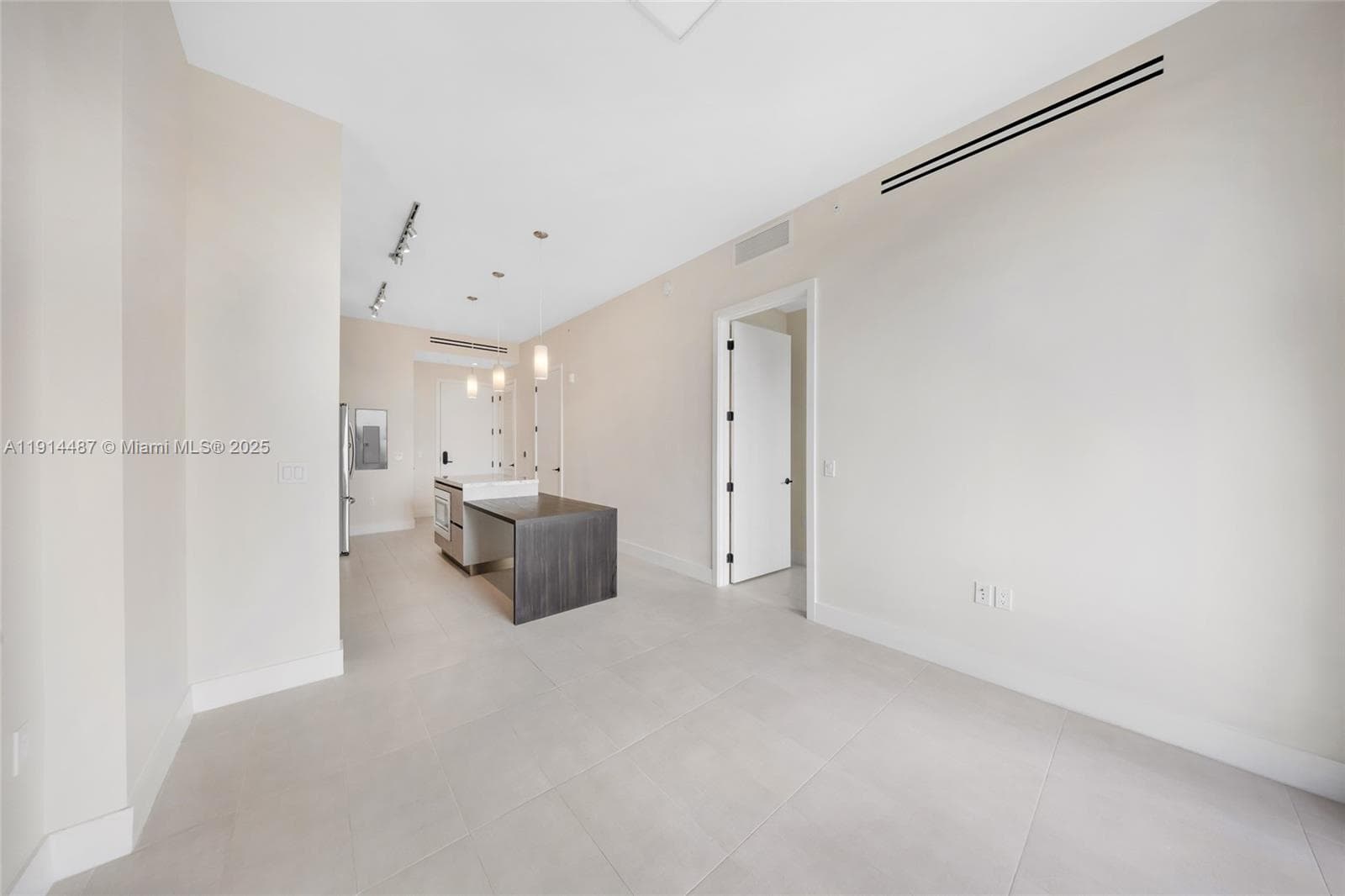 1030 15th St # 306, Miami Beach FL 33139 — 10