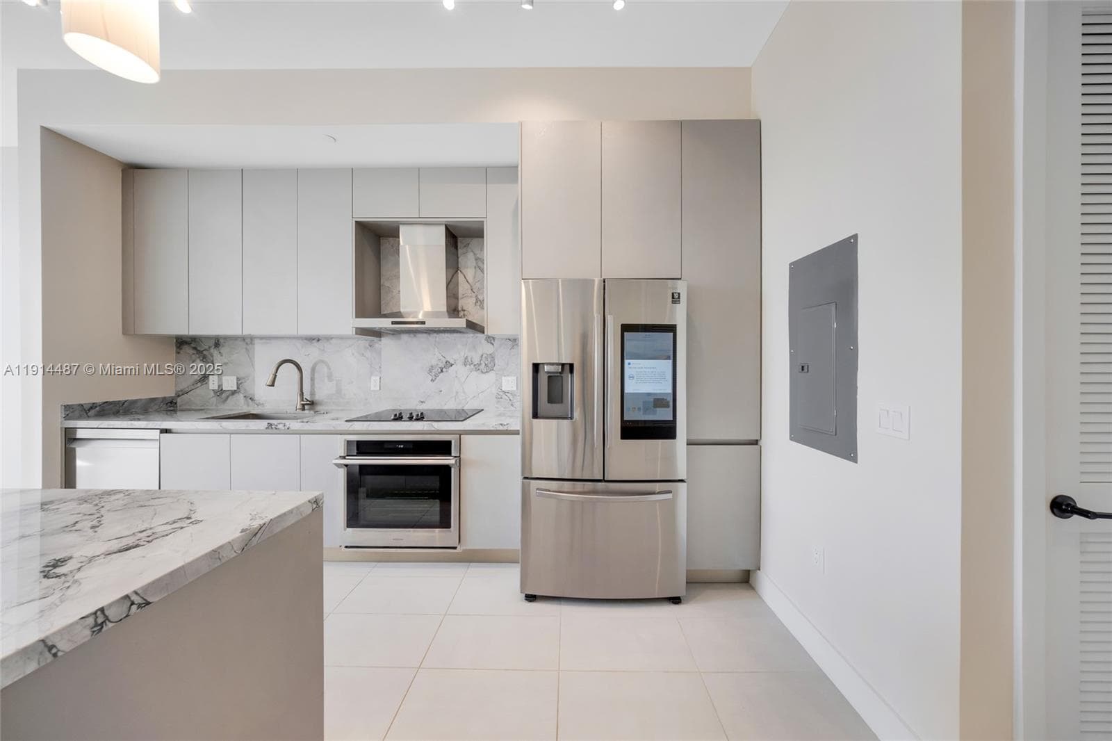 1030 15th St # 306, Miami Beach FL 33139 — 14