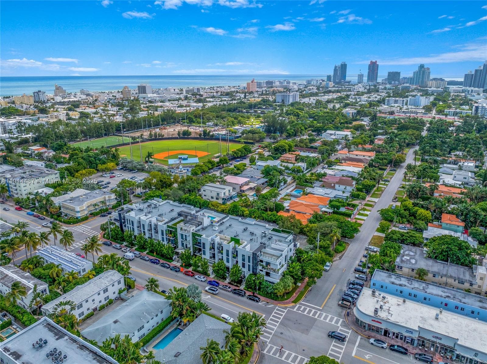 1030 15th St # 306, Miami Beach FL 33139 — 54