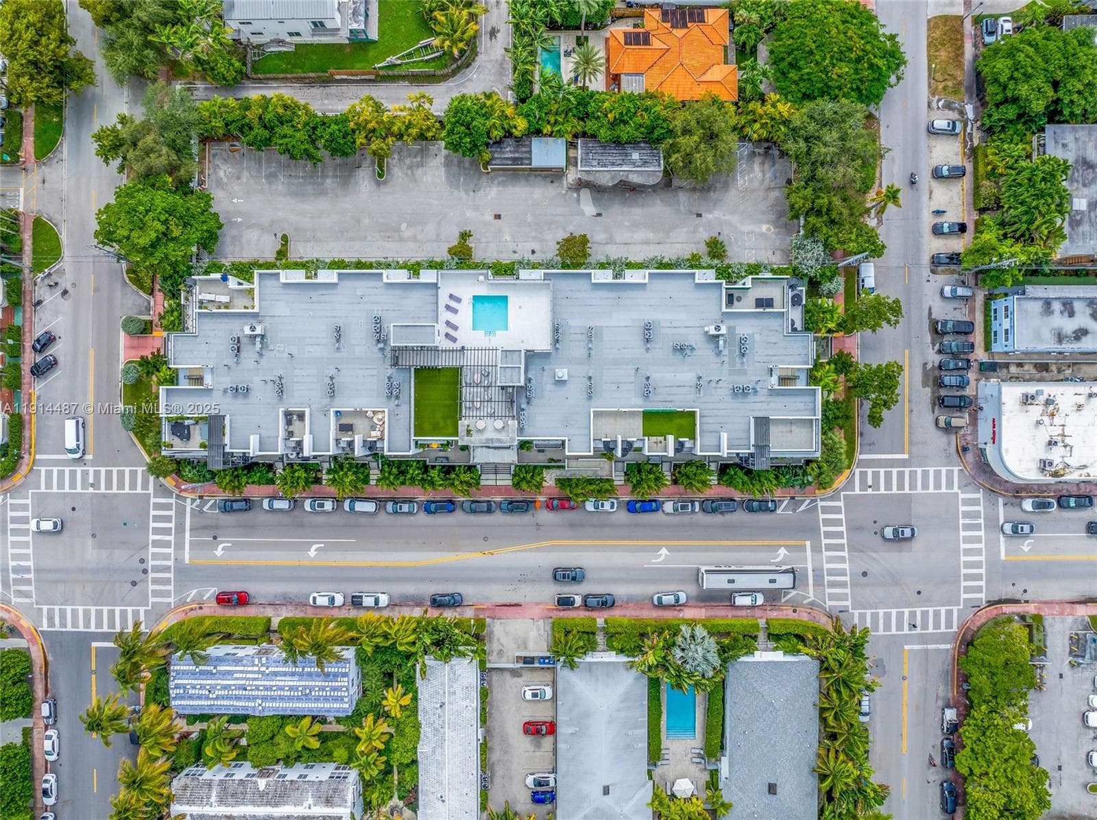 1030 15th St # 306, Miami Beach FL 33139 — 50