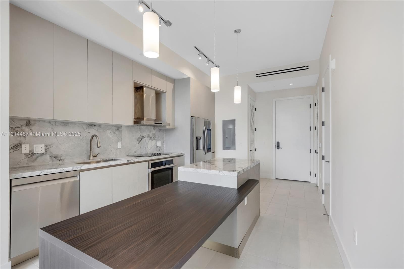 1030 15th St # 306, Miami Beach FL 33139 — 19