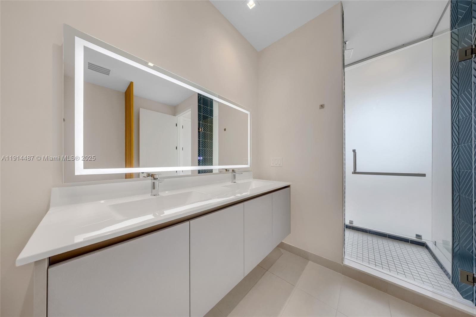 1030 15th St # 306, Miami Beach FL 33139 — 29
