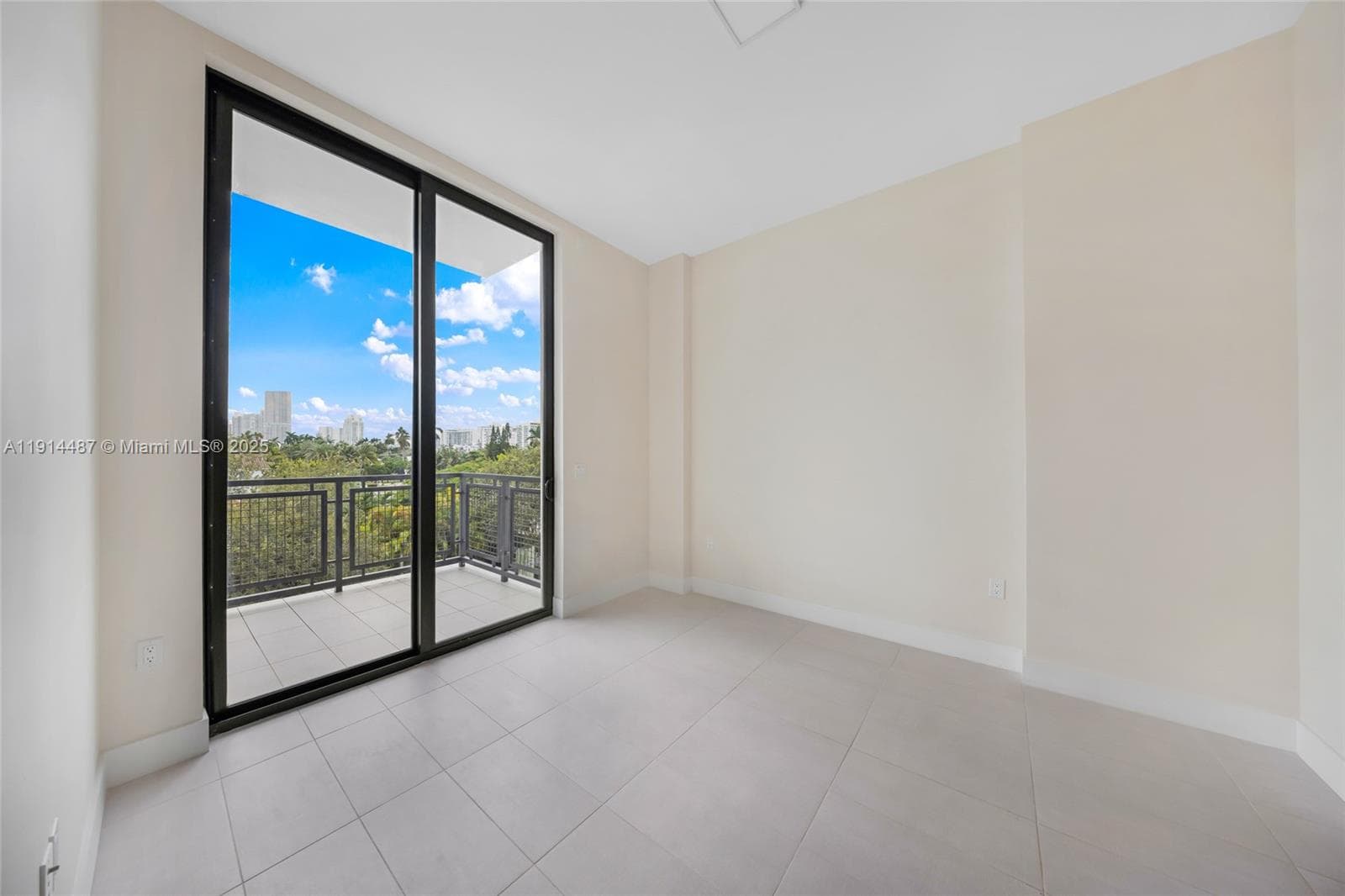 1030 15th St # 306, Miami Beach FL 33139 — 4