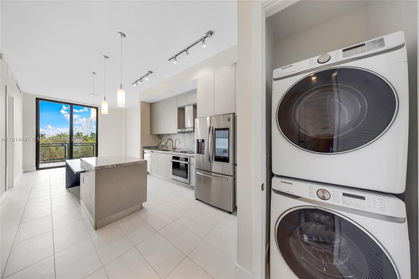 1030 15th St # 306, Miami Beach FL 33139 — 21