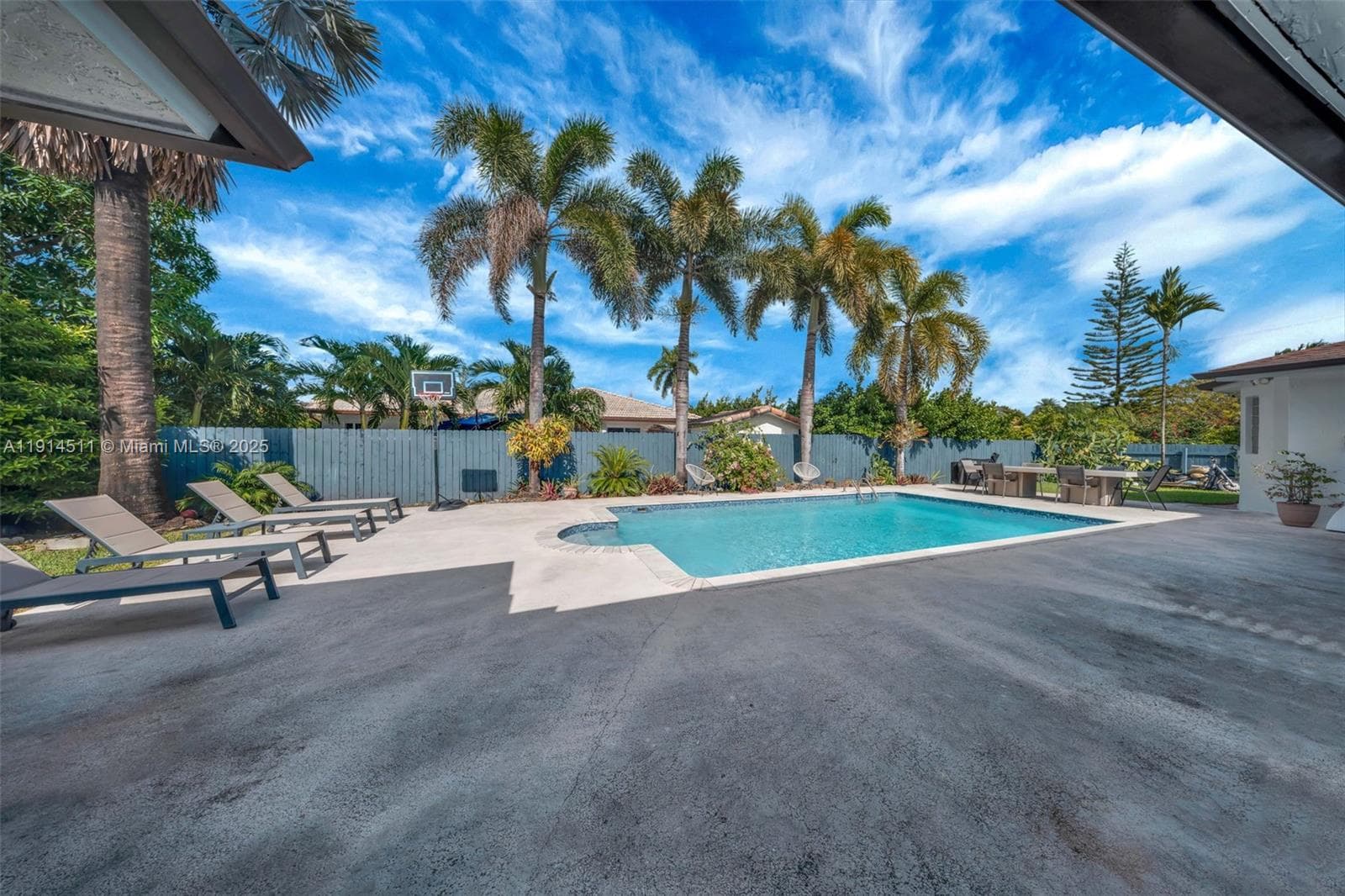 10195 NW 26th St, Doral FL 33172 — 82