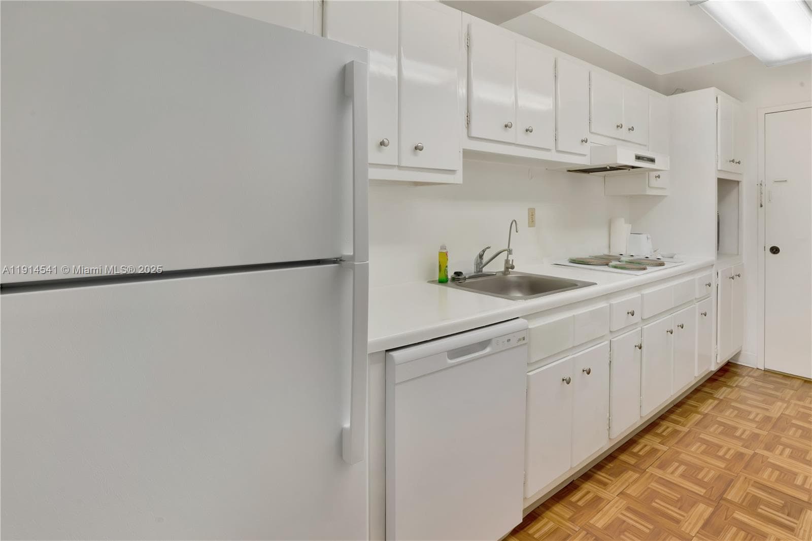 100 Lincoln Rd # 607, Miami Beach FL 33139 — 12