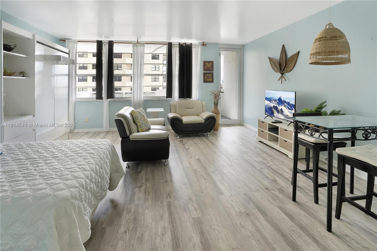 100 Lincoln Rd # 607, Miami Beach FL 33139 — 7