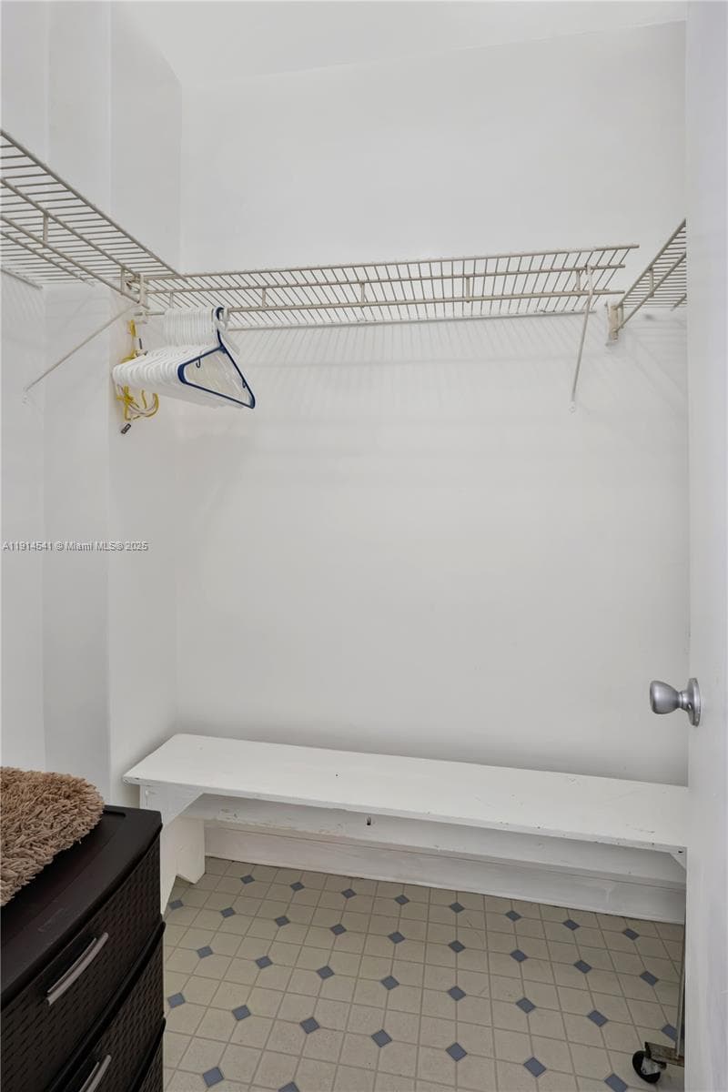 100 Lincoln Rd # 607, Miami Beach FL 33139 — 11