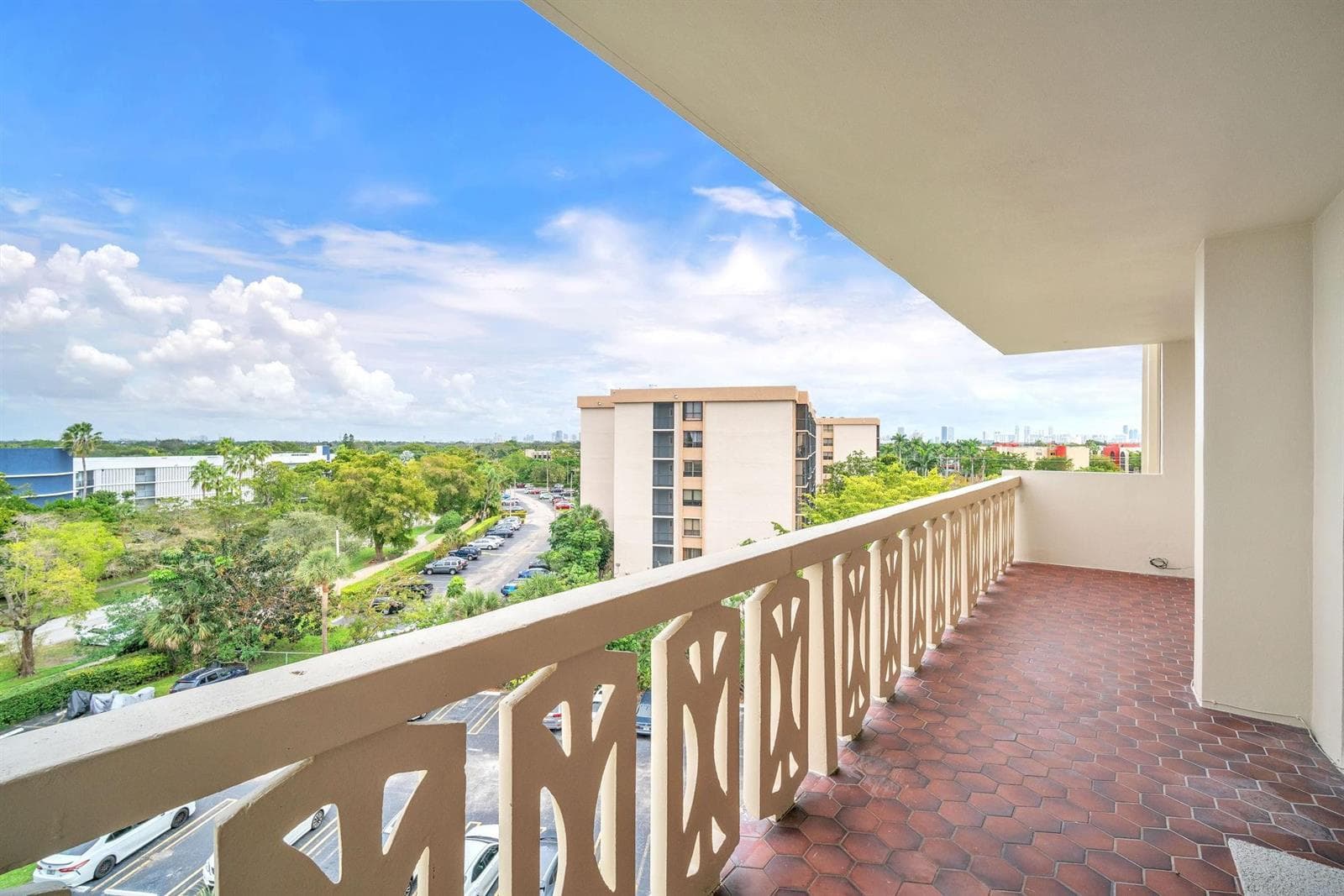 800 NE 195th Street # 601, Miami FL 33179 — 27